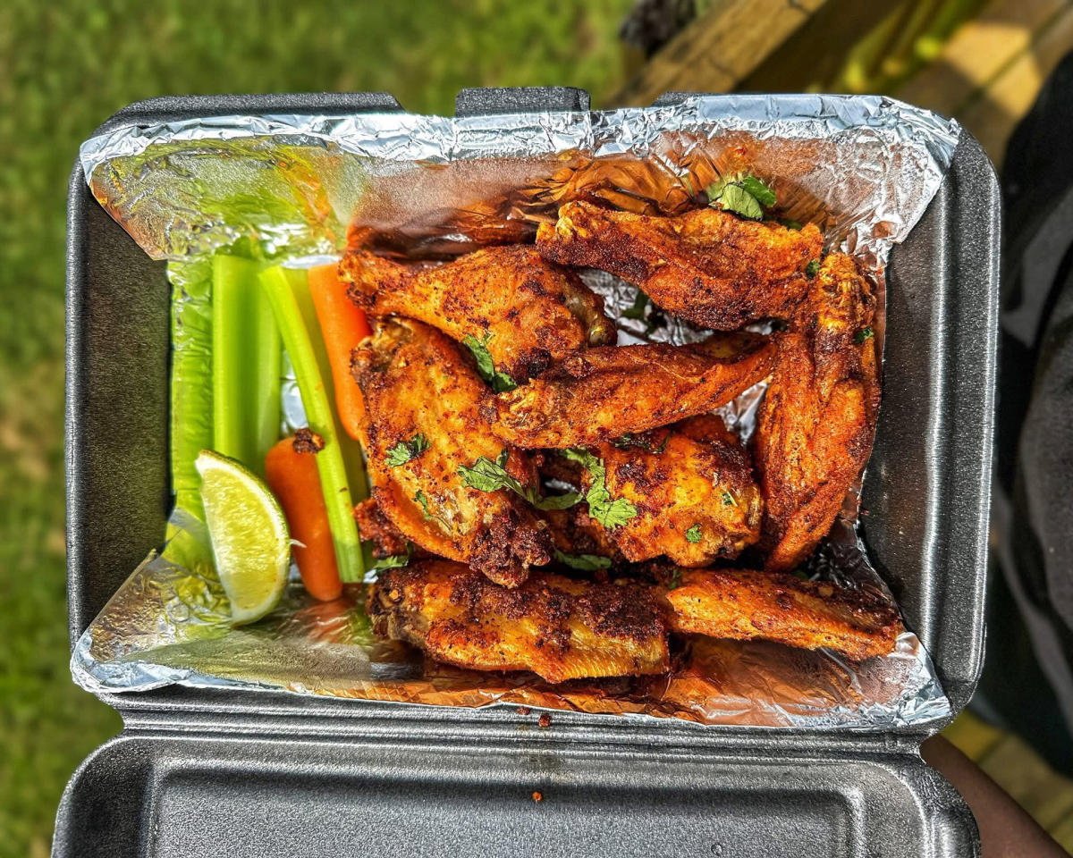 StengerGroup's tweet card. Craving wings? Discover 10 must-try chicken wing restaurants in Springfield, Missouri. From spicy to sweet, find the best spots serving up crispy, flavorful wings locals love.