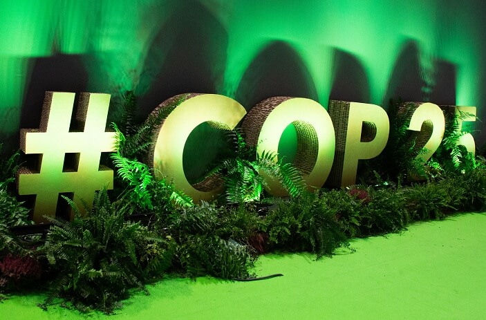 talknonofficial's tweet card. 1) Accord de Paris : des négociations qui patinent Au terme d’une semaine de discussions, chacun campe toujours sur ses positions. L’enjeu de cette COP25 est notamment de régler les derniers aspects...