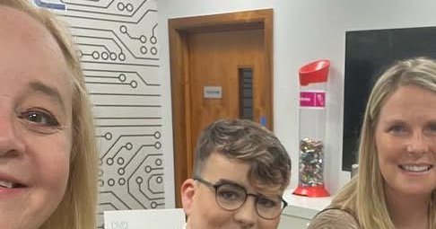 Tweet card summary image