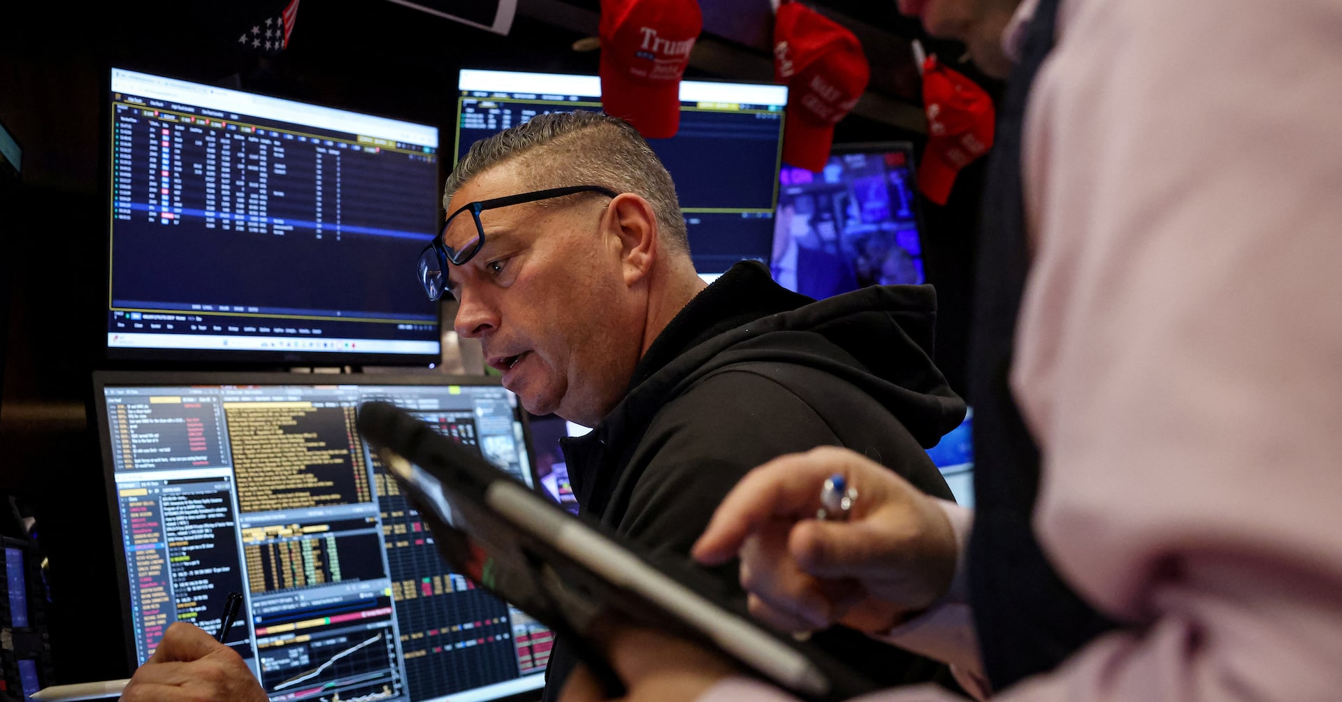 DYKA01's tweet card. Futures tied to the Nasdaq and the S&P 500 fell on Friday, with most technology stocks, including Nvidia, remaining under pressure following a selloff in the previous session, as concerns over...