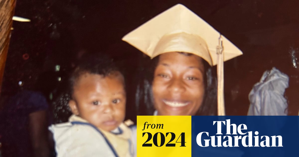 Phil_Lewis_'s tweet card. A white deputy, Sean Grayson, shot Sonya Massey, who called police in fear of a home intruder, after boiling water dispute