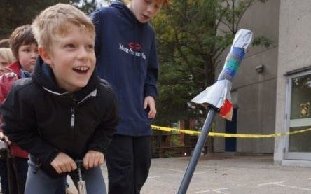 SomToolLibrary's tweet card. A kids’ Maker Movement is building momentum. Kid Makerspaces have been increasingly cropping up, ensuring that kids are involved in the Maker Movement.