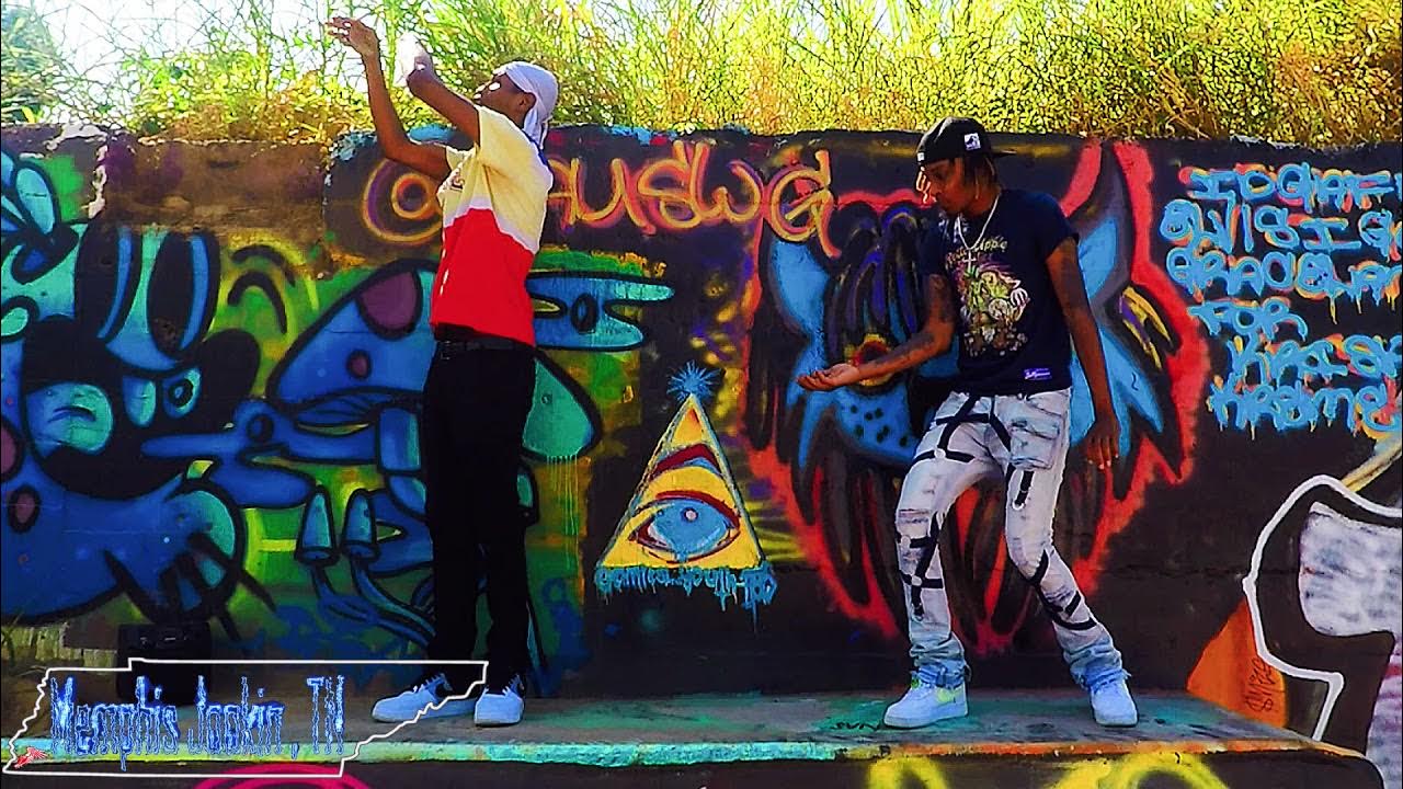 WolvesCenter's tweet card. Marquis901 and Richhie starts to spark.