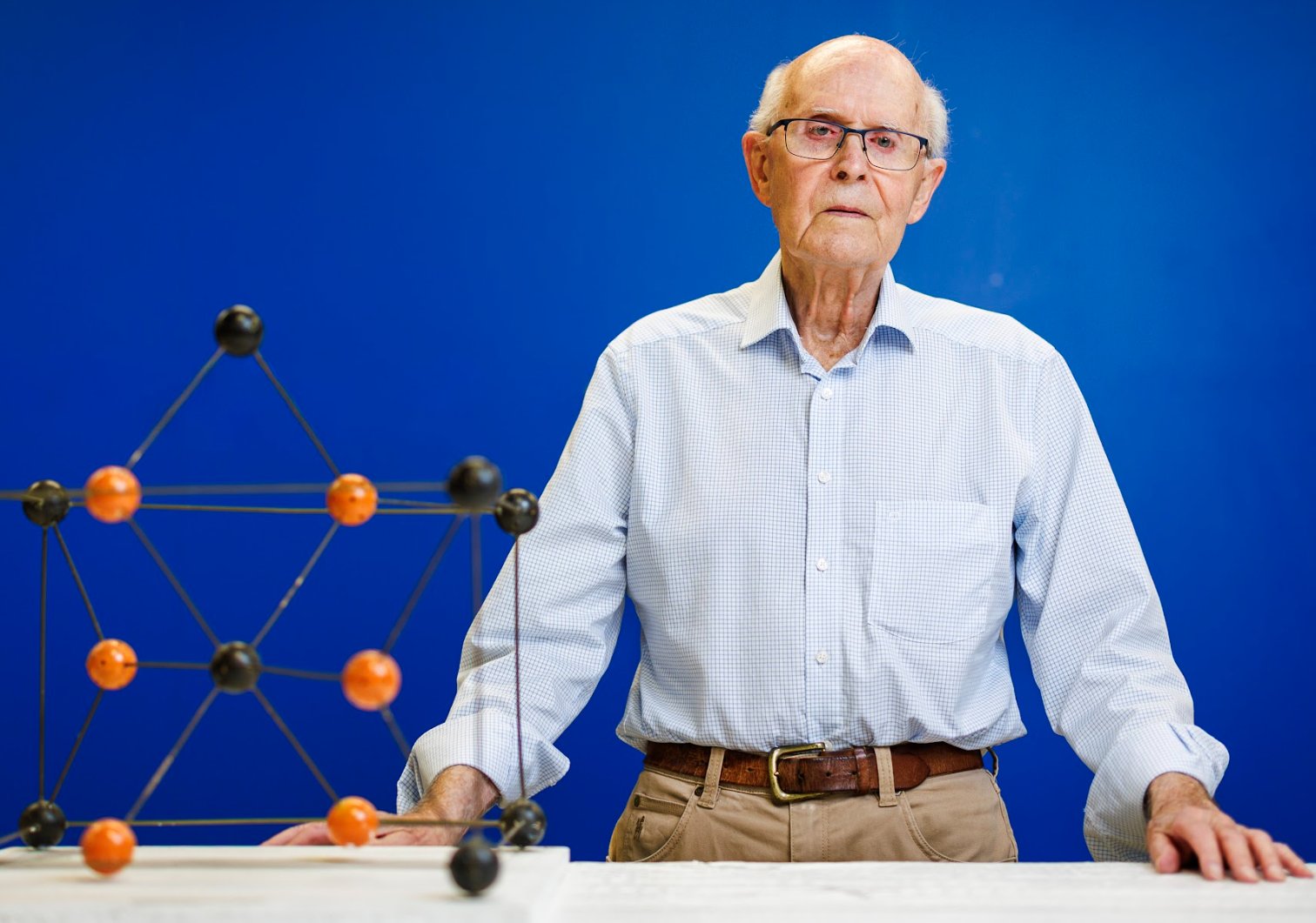 fxia61's tweet card. University of Melbourne Professor Richard Robson is one of three scientists awarded the 2025 Nobel Prize in Chemistry.