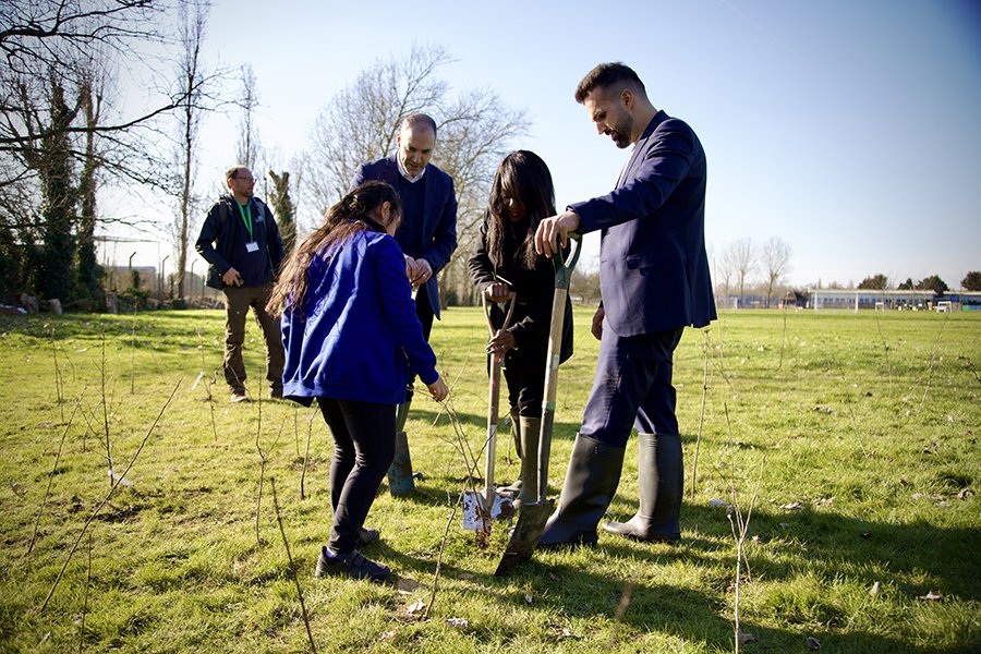TheTreeCouncil's tweet card. London’s Deputy Mayor of Environment and Energy, Mete Coban joined Young Tree Champions (YTC) and principal programme sponsor, M&G plc on a visit to two adjacent schools near Heathrow, to celebrate...