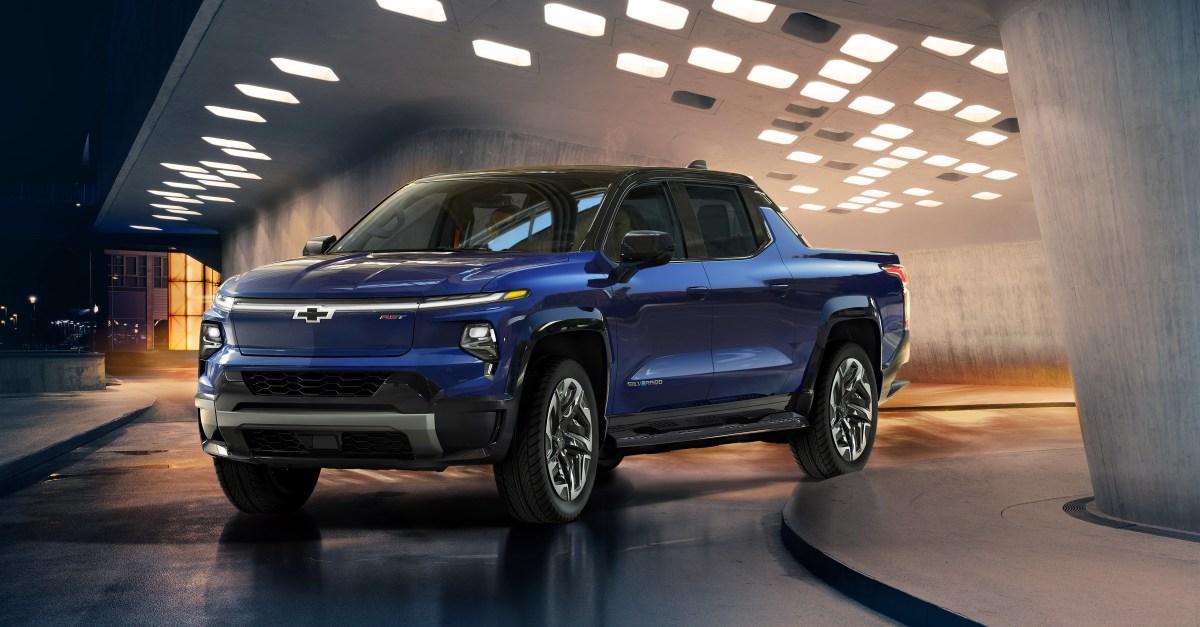 helpfuleng's tweet card. EVs can supply power to a house or the electrical grid.