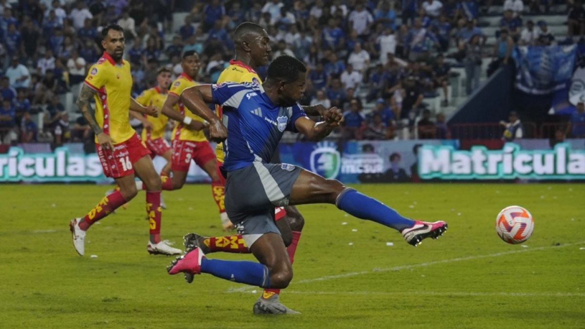 ECUAGOL's tweet card. Vuelve la gente a la Caldera