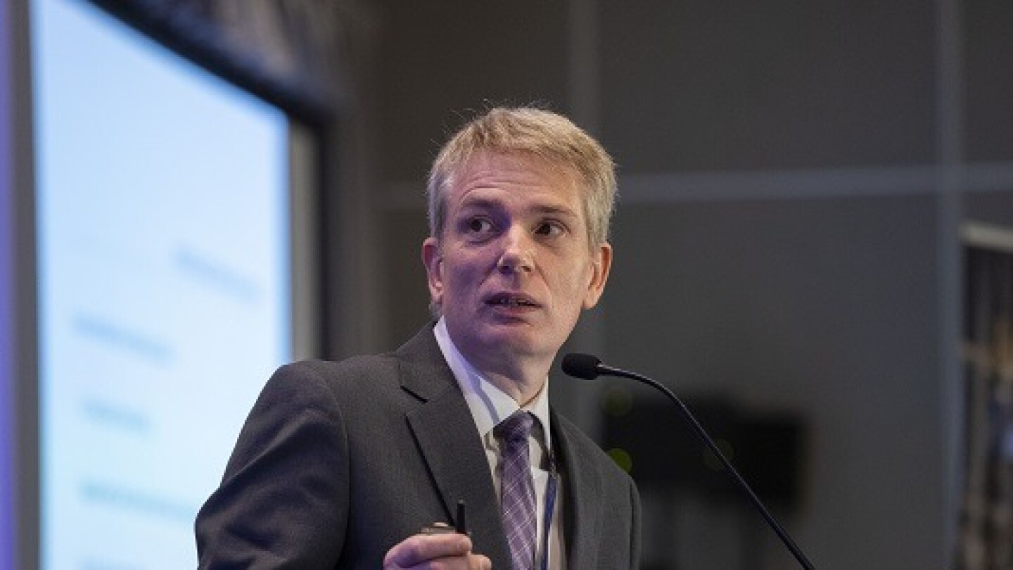 olgaparedesb's tweet card. La Facultad de Ciencias Sociales de la Universidad Nacional de Asunción (FACSO-UNA) recibirá la visita del Prof. Daniel Cravacuore (Argentina), reconocido especialista en gobiernos municipales,...