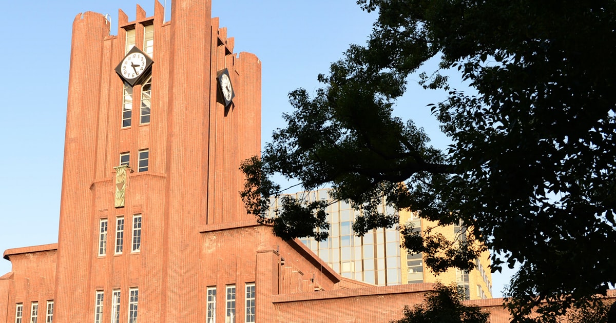 univlog's tweet card. 東京大は7日、大阪大や京都大の入試ミスを受けて文部科学省が求めている入試問題の解答例の公表を実施しない方針を明らかにした。同日の記者会見で、理事の福田裕穂副学長（入試担当）は「やるつもりはない」と述べた。福田副学長は「解答が1つとは限らず、（公表することで）1つだと捉えられるのを恐れている」と理由を説明。「そもそも世の中は解がないこと多い。（解を出す）プロセスが大事なのであって『こ