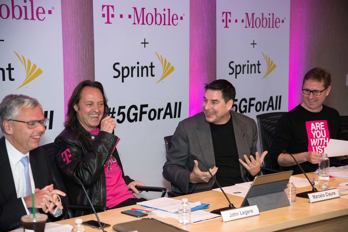 tech_elecIT's tweet card. T-Mobile begins absorbing Sprint network, Galaxy S20 owners soon to get T-Mobile 5G