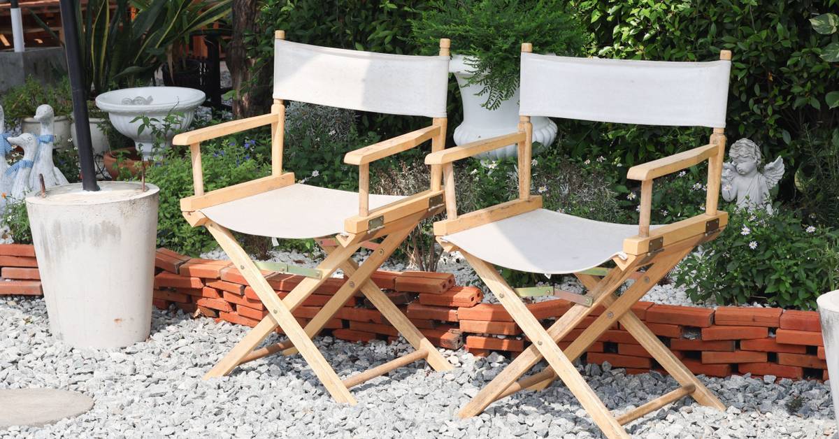 backyardboss's tweet card. Small backyard! Explore five space saving ideas that turn compact outdoor areas into stunning havens with light colors, mirrors, and layered greenery.