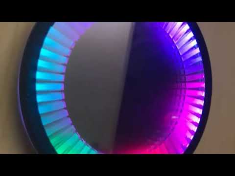 ideaonloop's tweet card. Mirror Clock