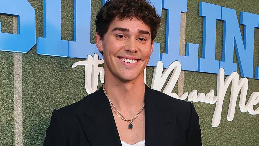 Variety's tweet card. TikTok star Noah Beck talks about his acting debut in Tubi's "Sidelined: The QB and Me" and facing online haters.