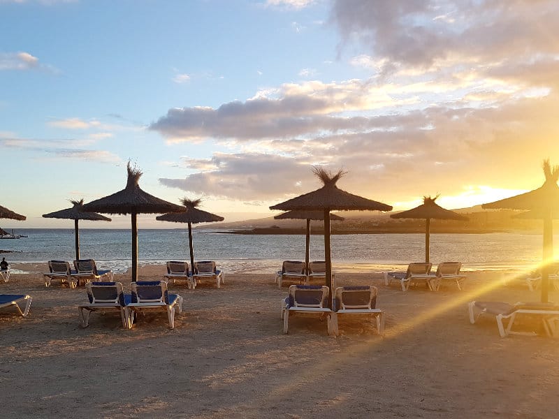 UrlaubVerdient's tweet card. TUI Aktionscode 300 Euro ✓ Günstige Pauschalreisen in die Sonne ► TUI Deals + Hotels mit Rabatt ► Urlaub 2025 ► Kanaren, Türkei ...