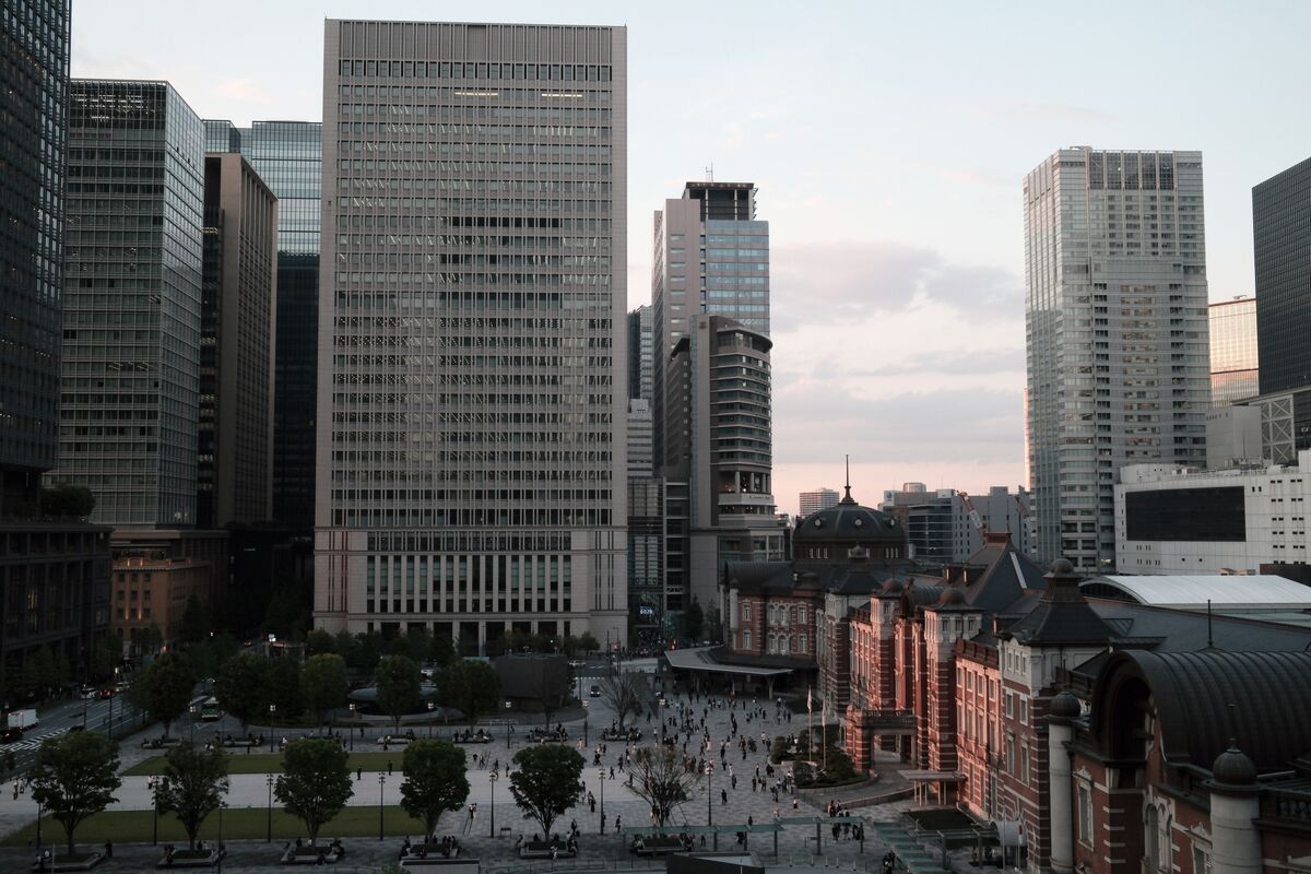 kazu10233147's tweet card. 高市早苗首相の就任後初となる総合経済対策の歳出膨張懸念を巡り、ドイツ銀行の外国為替調査責任者ジョージ・サラベロス氏は、大型減税案に伴う財政不安で、英国債とポンド相場が急落したトラス英政権の2022年の危機をほうふつさせ、無秩序な資本逃避が憂慮されると指摘した。