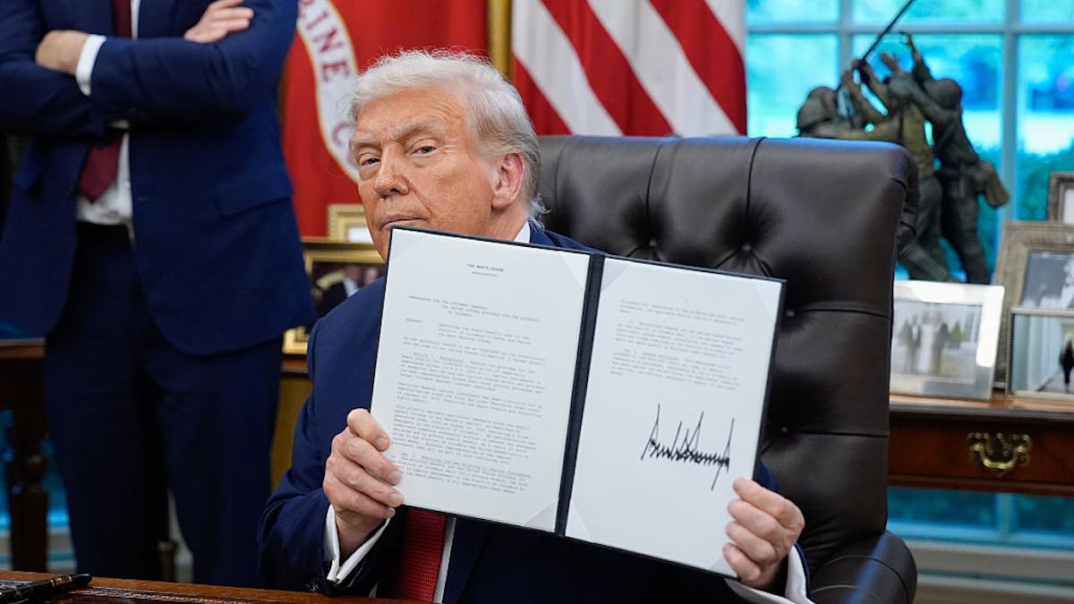 PressSec's tweet card. President Donald Trump signed an executive order Thursday aimed at ensuring TikTok becomes “American-operated all the way,” he said.After months of delaying the enforcement of a law banning TikTok,...