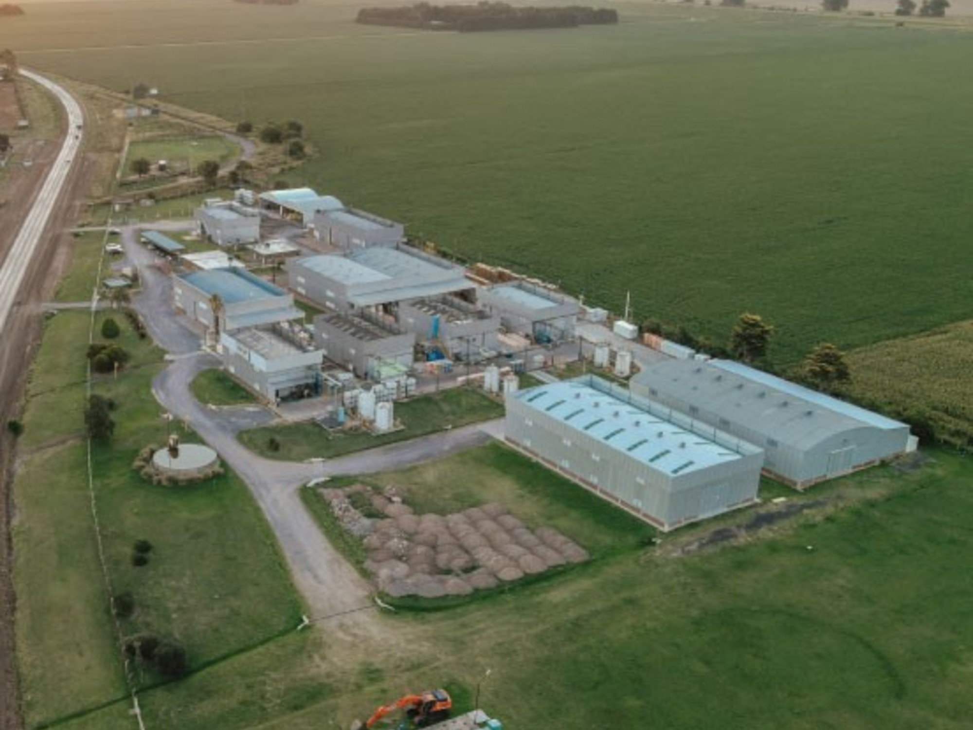 RodoadrianDM's tweet card. Se trata de la canadiense Nutrien, dedicado a la fabricación y comercialización de fertilizantes.Tiene dos plantas industriales en el país.