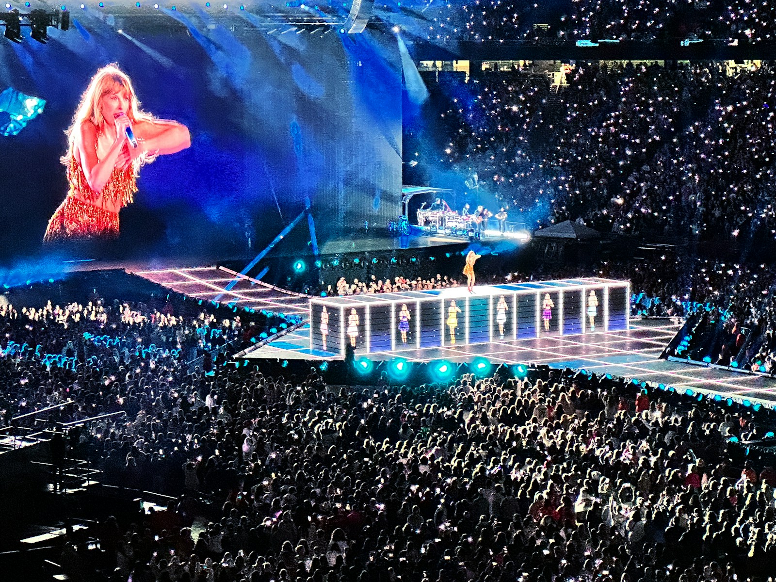 LexBlog's tweet card. Taylor Swift isn’t just a pop icon—she’s a master of intellectual property strategy. With the announcement of her twelfth studio album, The Life of a Showgirl, Swift once again demonstrated how to...