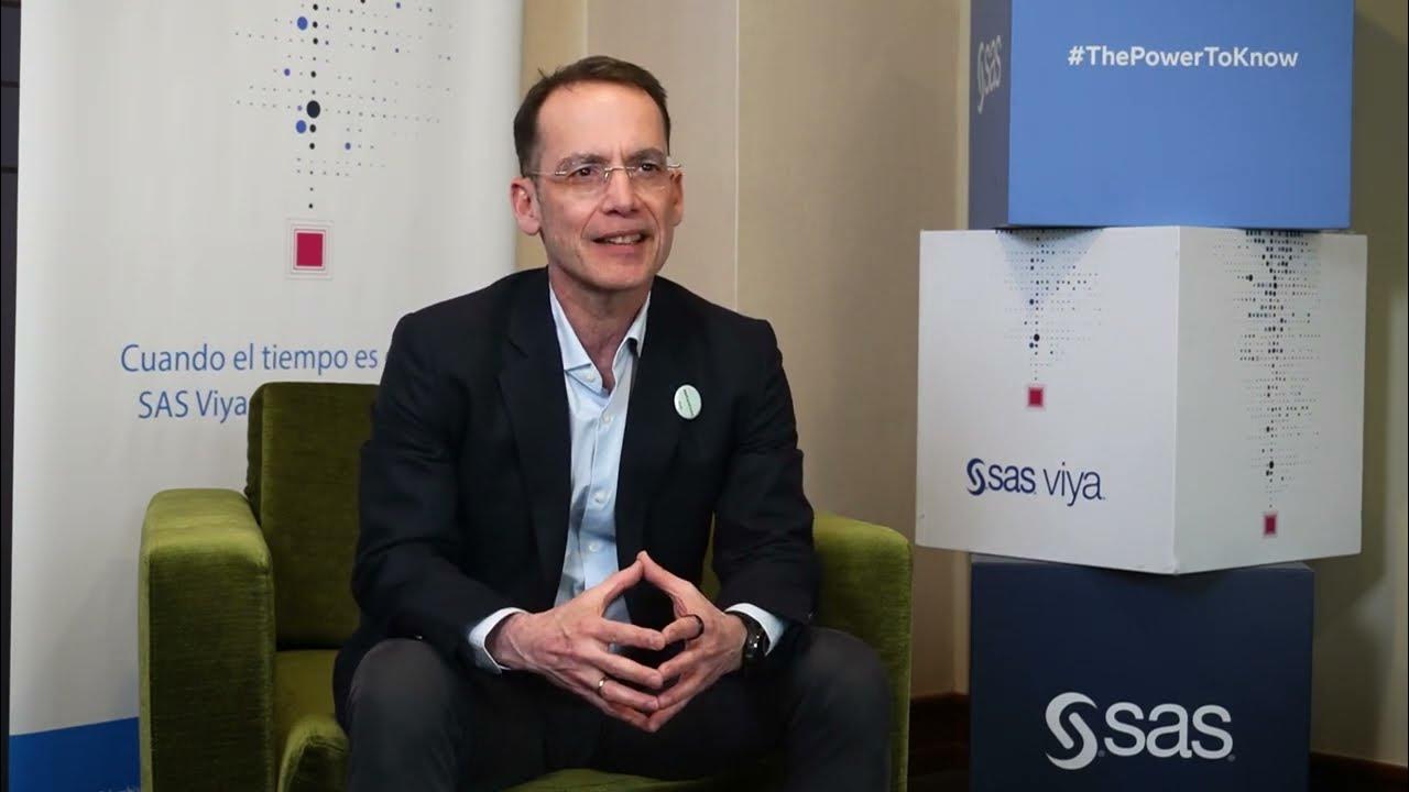 BiConGroup's tweet card. Transformación digital en telecomunicaciones con IA y analítica