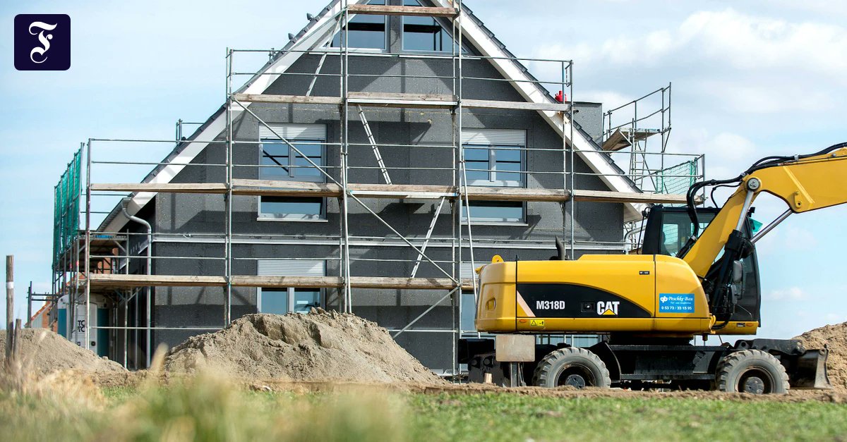 starkwatzinger's tweet card. Neben den Mieten und dem Preis für Bauland steigen auch die Baukosten stetig. Der Staat trägt daran eine große Mitschuld, weil er übertriebene Vorschriften macht.