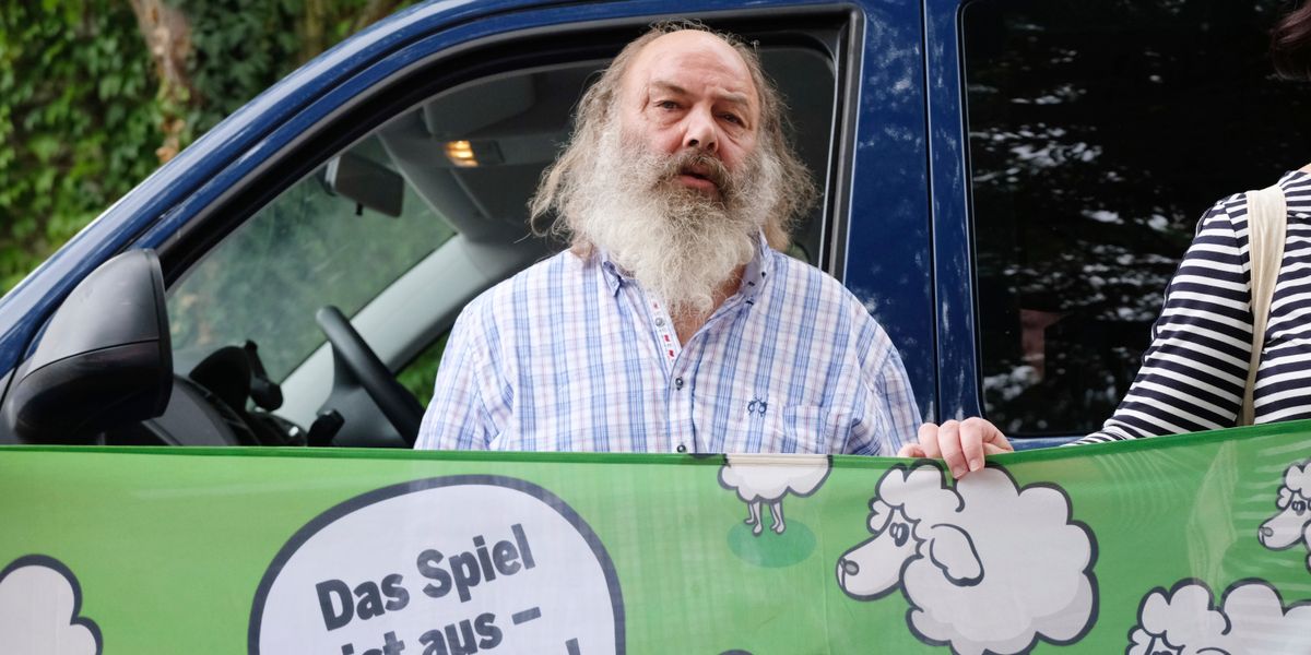 Nietzschescode's tweet card. »Bis zum Ende blieb er Fußballer, Punk und Langhaariger«: Der ehemalige Stadtjugendpfarrer von Jena, Lothar König, ist nach Angaben seiner Familie im Alter von 70 Jahren gestorben.