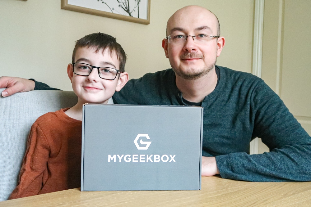pinkspyderuk's tweet card. MyGeekBox is a company that provides mystery boxes based on Pop culture themes, these can range from Harry Potter to Star Wars.