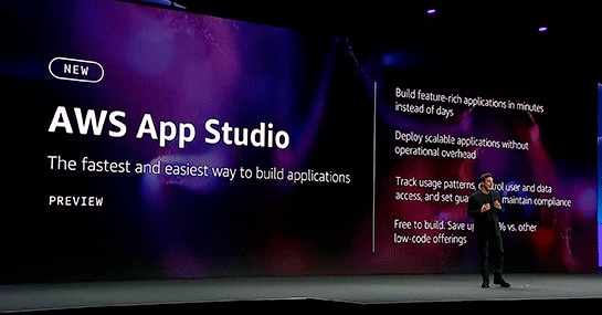 IntimateMerger's tweet card. 米Amazon Web Services（AWS）は、生成AIに自然言語で作りたい業務アプリを説明すると、自動的に業務アプリの開発が行われる新サービス「AWS App Studio」をプレビュー公開しました。
