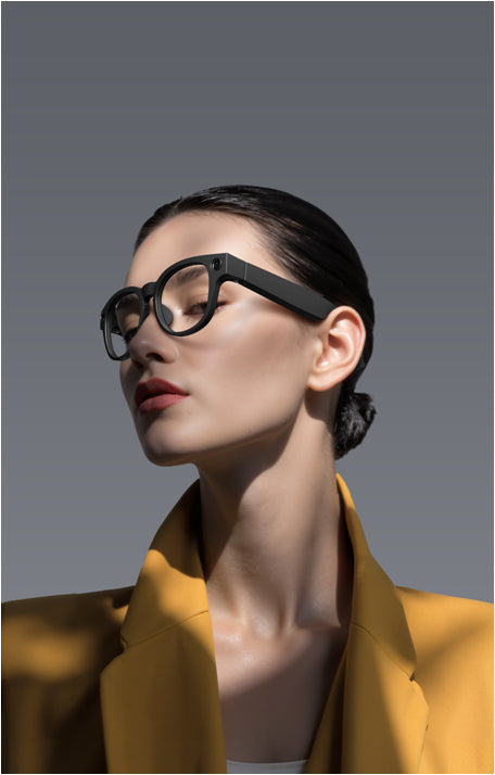 Elina_hao's tweet card. Choosing AI glasses for yourself in 2025 involves considering several key factors:   1. Purpose and Use Case Determine how you plan to use the glasses—whether for work (e.g., productivity, remote...