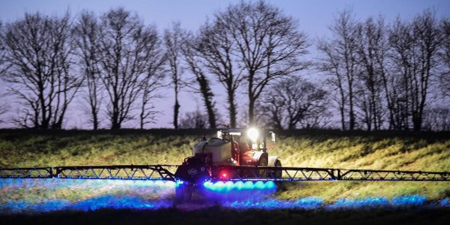 _ajspi's tweet card. « Le Monde » a eu accès à un document établi fin 2016 par un cabinet de lobbying pour l’agrochimiste américain Monsanto, en plein débat sur le renouvellement de l’autorisation du glyphosate.