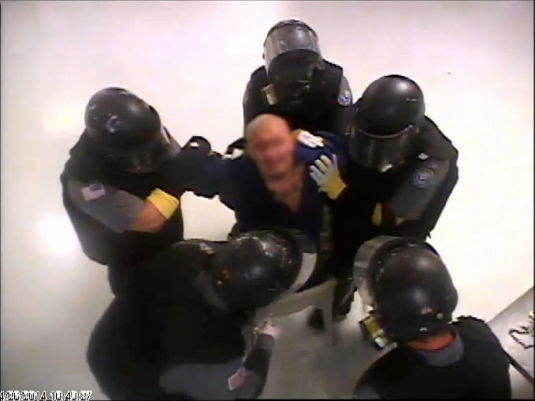 g0Bg0's tweet card. A Huffington Post Highline investigation.