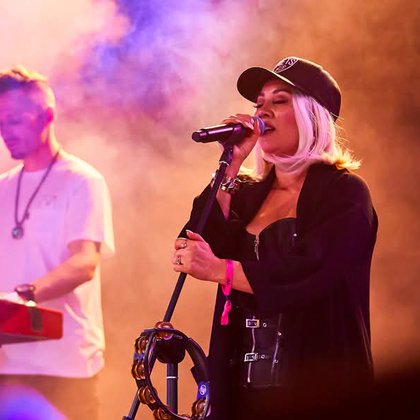 Tweet card summary image