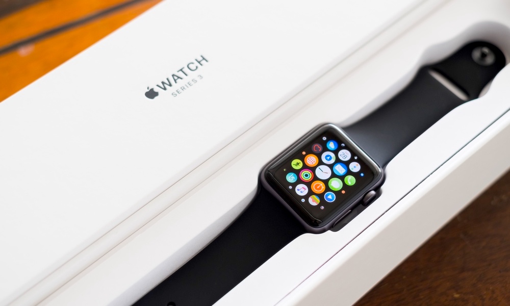 iDropNews's tweet card. iDrop News is giving away an Apple Watch Series 3! Approximate retail value is $359.00. Enter to win an Apple Watch Series 3 here.