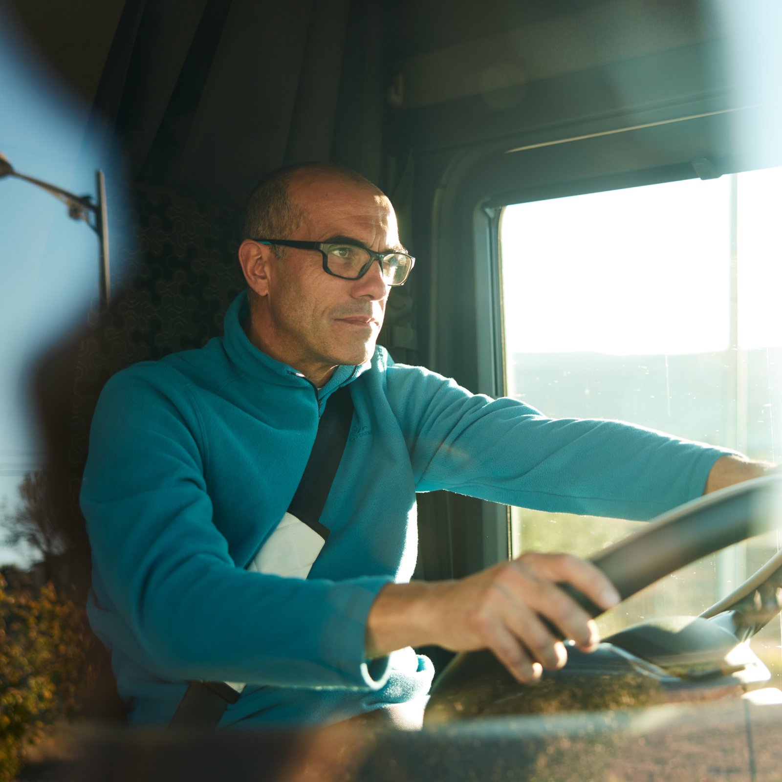 SataliaSolves's tweet card. Explore how AI transforms logistics in Daniel Hulme’s 2025 keynote: smarter, greener, faster decision-making.