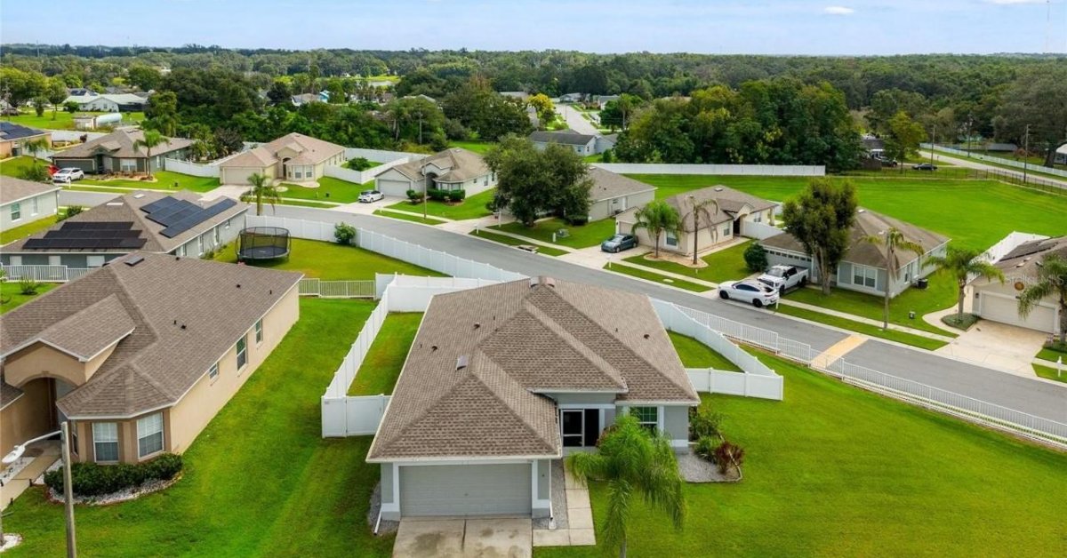 REMAXPremierGrp's tweet card. Get the Current Price, Photos, Details & More Now!