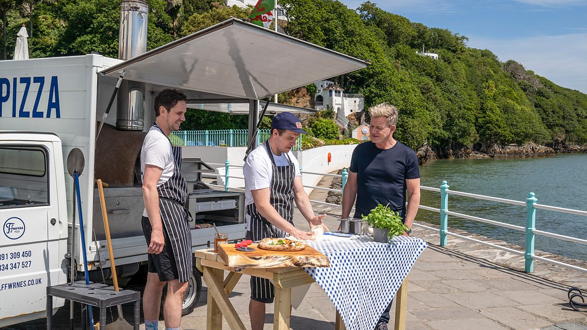 Portmeirion's tweet card. Gordon challenges his contenders to sell pizza to tourists at Portmeirion in north Wales.