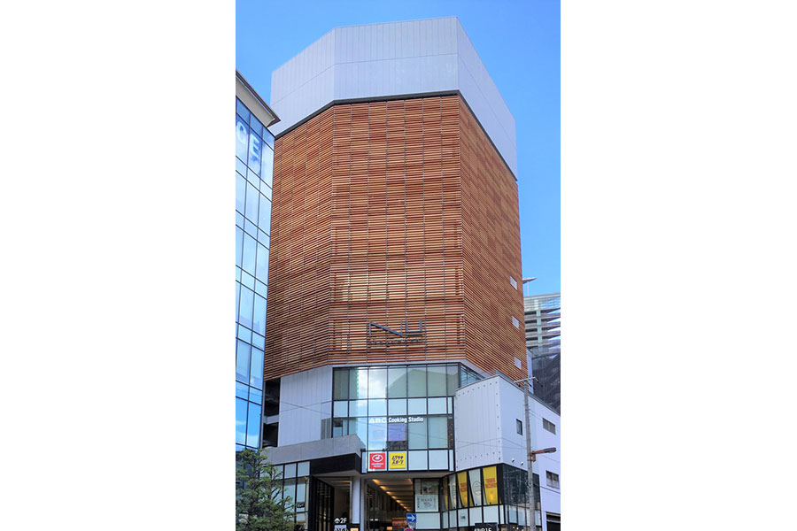 soeicreative's tweet card. 「ＳＴＡＲＴＯ ＥＮＴＥＲＴＡＩＮＭＥＮＴ」に所属するアーティスト関連グッズを取り扱う「ファミクラストア大阪店