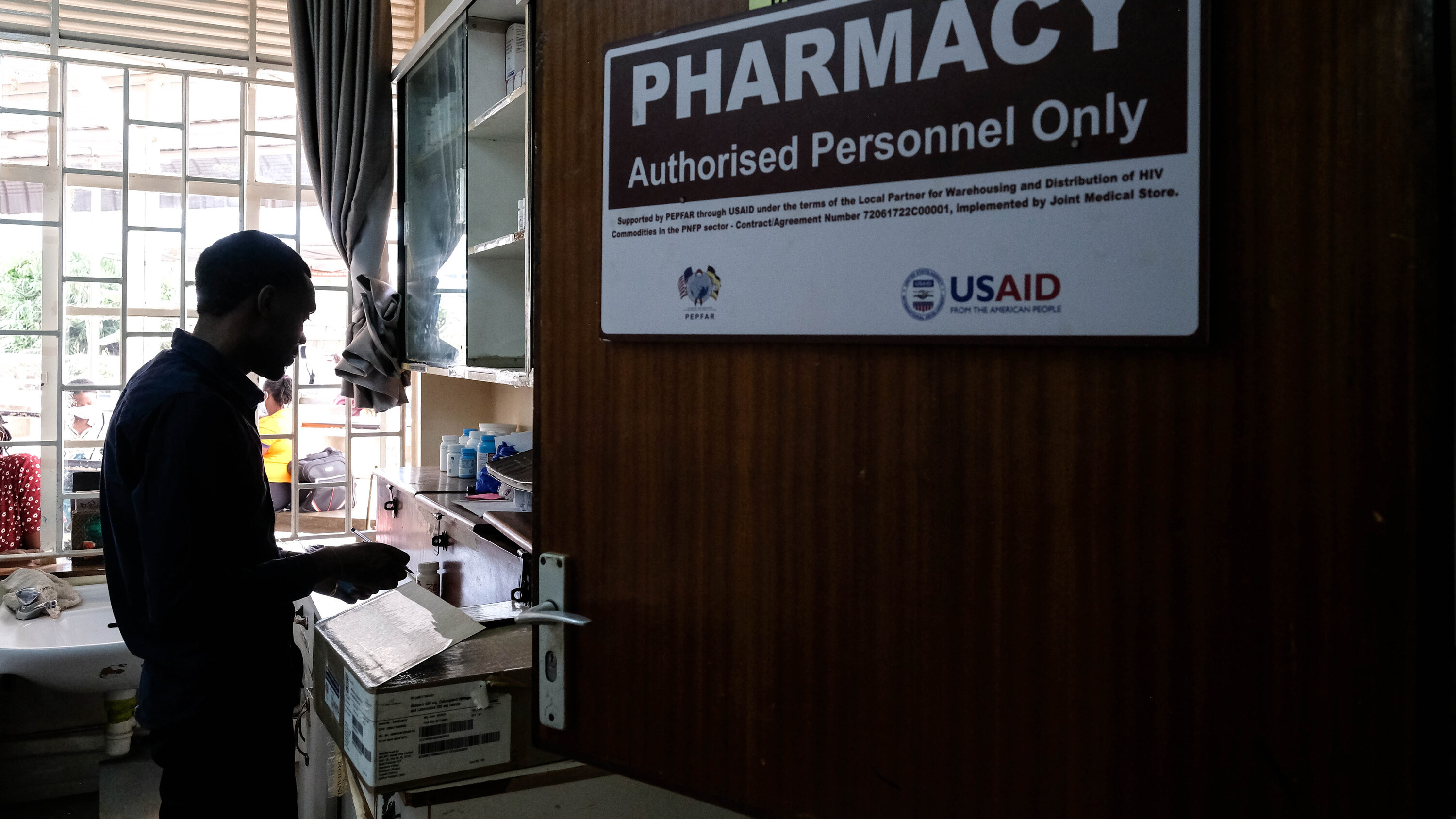 EdWeekSCavanagh's tweet card. The Trump administration appears to be flouting a judge’s order pausing the dismantling of U.S.A.I.D.