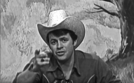 BlondeTechCEO's tweet card. For once the worst news of my entire day had nothing to do with deaths or Presidential election. Any Indianapolis native over the age of 30 was saddened today to hear about the passing of local TV …