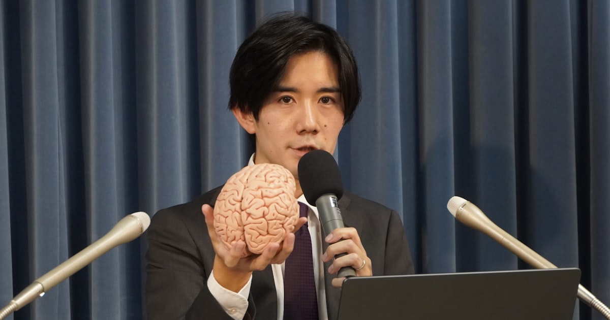 ovator's tweet card. 理化学研究所などの研究チームは16日、脳の細胞の一種である「アストロサイト」が強烈な体験の記憶に関わっているとする研究成果を発表した。強い感情を伴う経験が繰り返されると、脳の神経細胞が反応してアストロサイトも活発に働いた。得られた知見は心的外傷後ストレス障害（PTSD）などトラウマの記憶が薄れない疾患の治療に役立つ可能性がある。今回の研究成果は英科学誌「ネイチャー」に掲載された。理研のほか九州