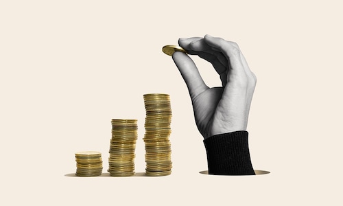 CNBCTV18Live's tweet card. The IPO consisted of a fresh issue worth ₹180 crore and an offer-for-sale (OFS) of ₹320 crore from existing shareholders.