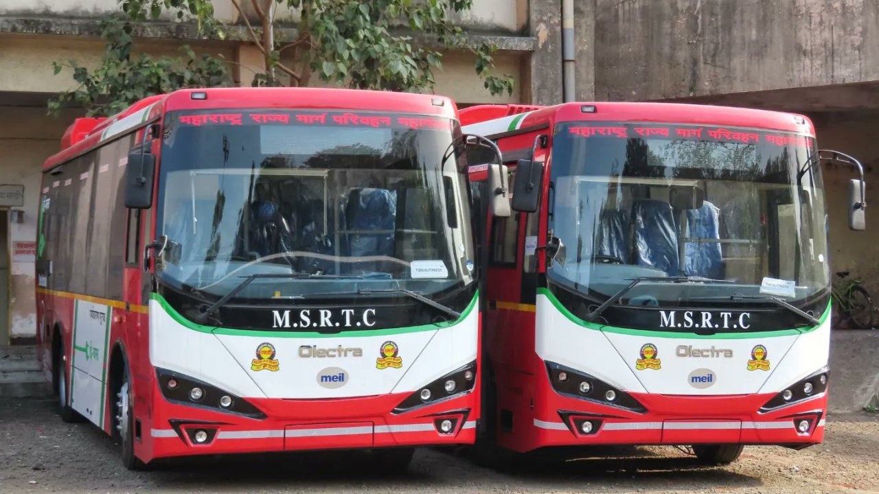 timesnowbatmya's tweet card. कराराचे उल्लंघन करणाऱ्या कंपनीचे कंत्राट पूर्वीच रद्द करायला हवे होते, तरीही त्या कंपनीची थकित बिले मंजूर करून देण्यासाठी एसटी प्रशासनावर दबाव टाकण्यात आल्याचा आरोप श्रीरंग बरगे यांनी केला आहे.,...