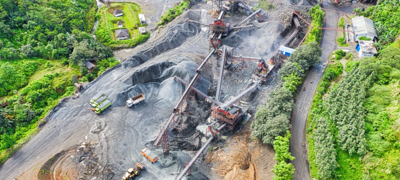 RJCglobalimpact's tweet card. Minerals and metals play a central role in the global economy and will continue to provide the raw material we need for industrial processes and daily use.