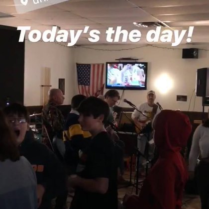 Tweet card summary image