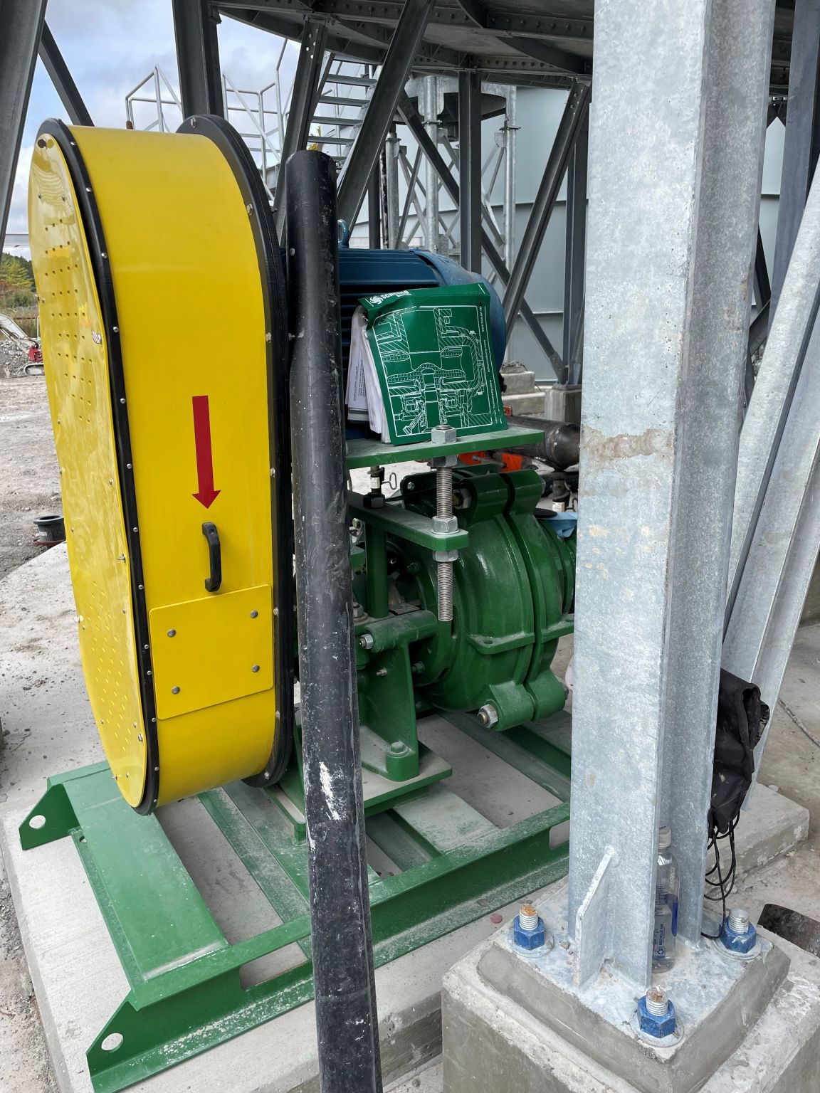 Uniguardmgc's tweet card. From aggregate, to mining, to coal, to pulp and paper.... If it's a slurry, Schurco Slurry pumps are doing the work. He we have a new 6x4, Schurco Slurry, High Chromed Lined, Horizontal, Centrifugal...