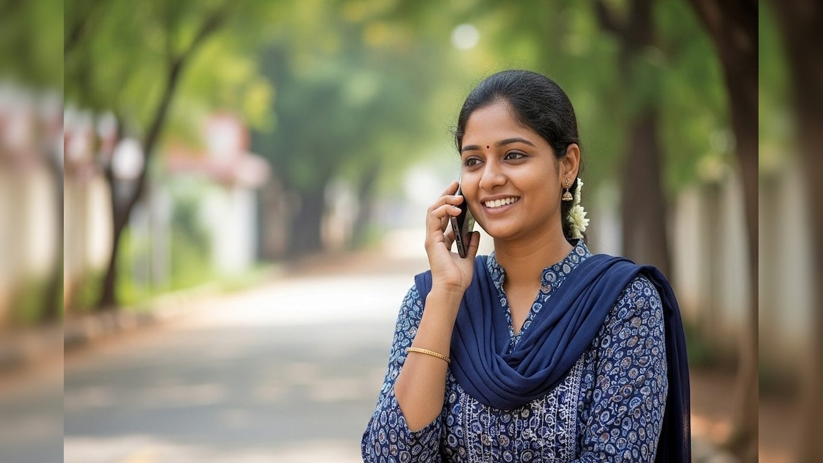 News18Telugu's tweet card. Phone Calls | ఈమధ్యకాలంలో మోసపూరిత కాల్స్ ఎక్కువయ్యాయి. లోన్లు, క్రెడిట్ కార్డులు ఇస్తామని కాల్స్ చేయడం, వ్యక్తిగత వివరాలు తీసుకొని మోసం చేయడం మామూలే. త్వరలో కొత్త నెంబర్ నుంచి కాల్స్ వస్తాయి....