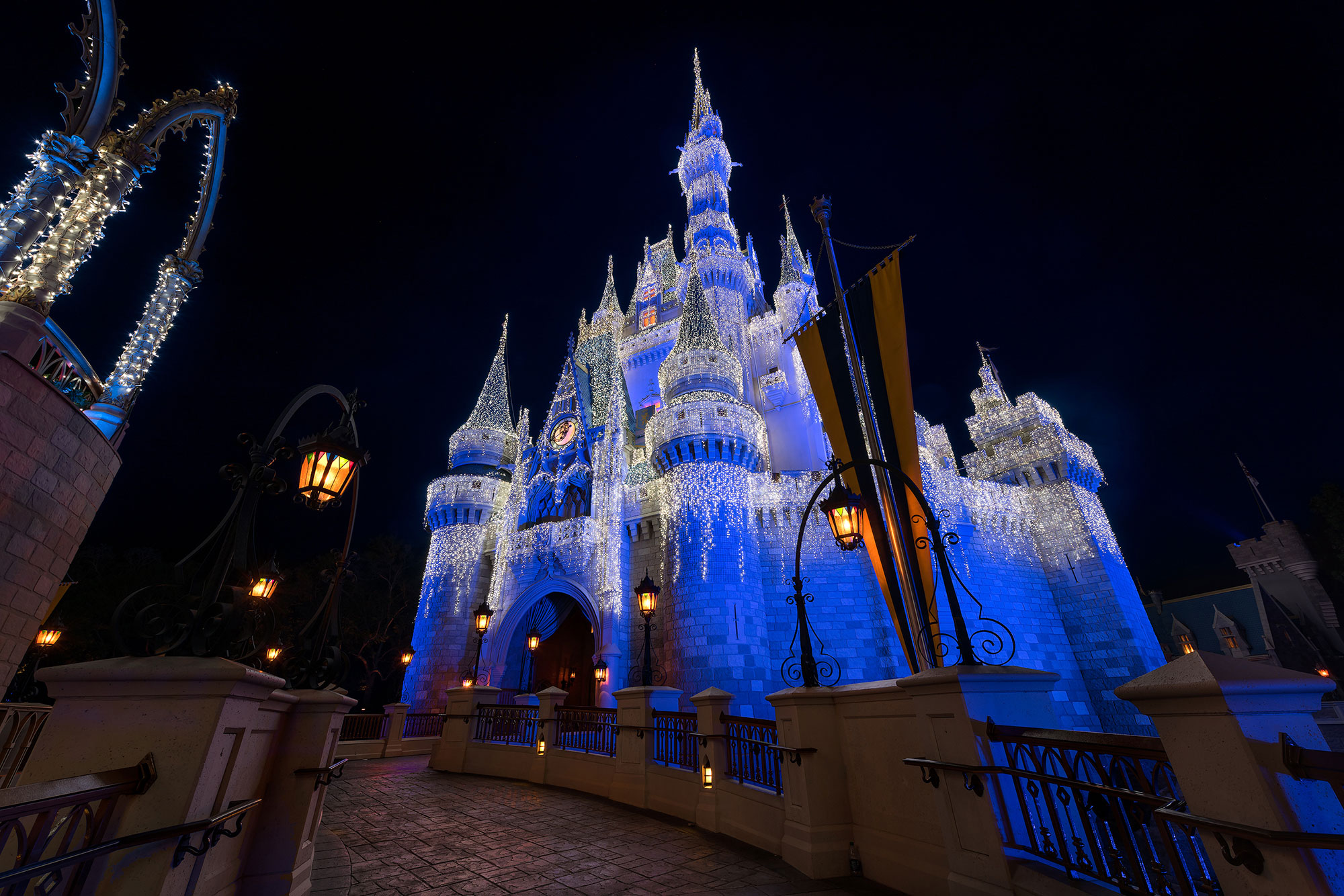 WDWNT's tweet card. The classic Castle Dream Lights will not be illuminating Cinderella Castle at Magic Kingdom for the park's 50th anniversary.