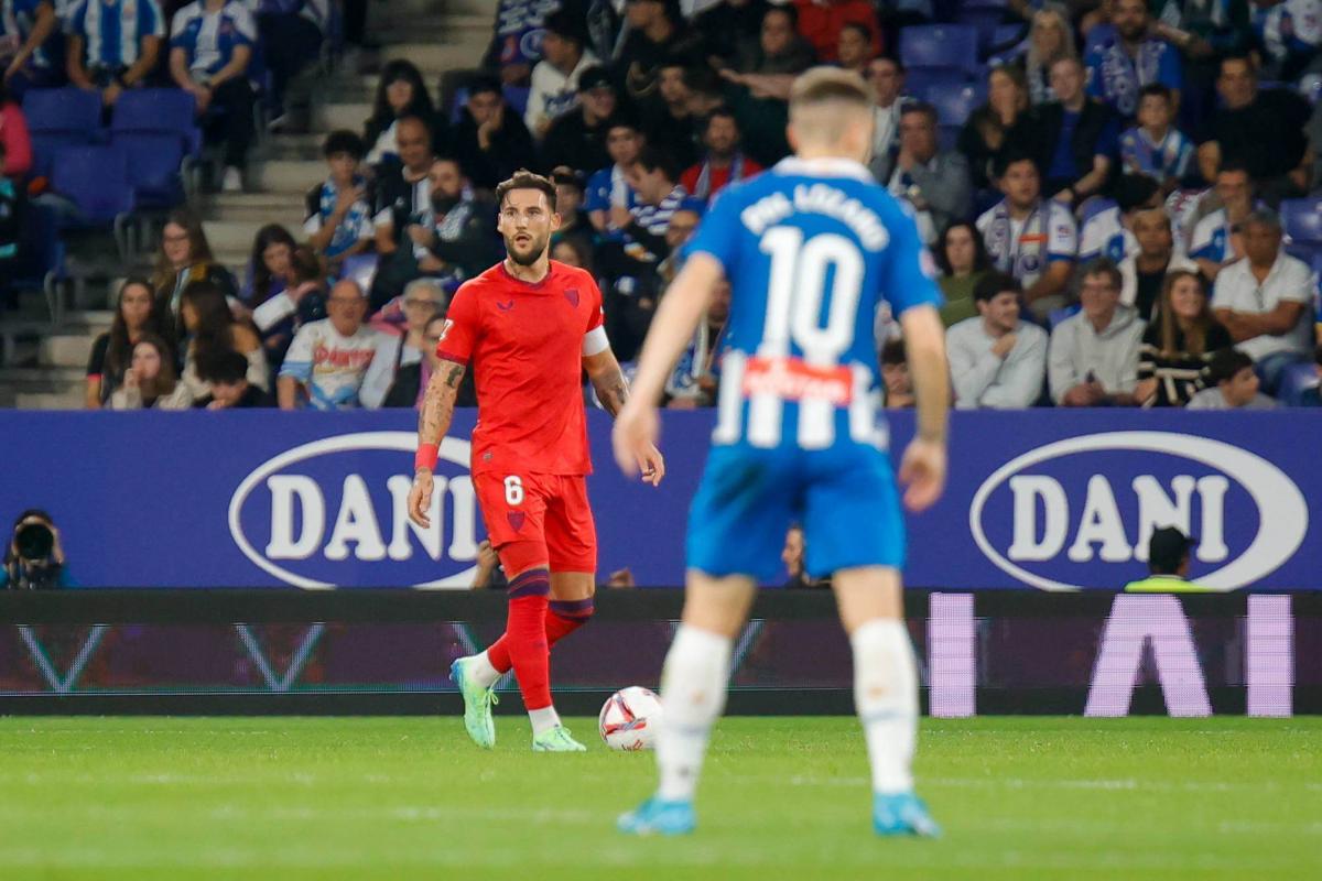 eldesmarque_sfc's tweet card. ElDesmarque analiza el posible once con el que saldrán al campo el RCD Espanyol y el Sevilla FC en la jornada 13 de LALIGA EA Sports.