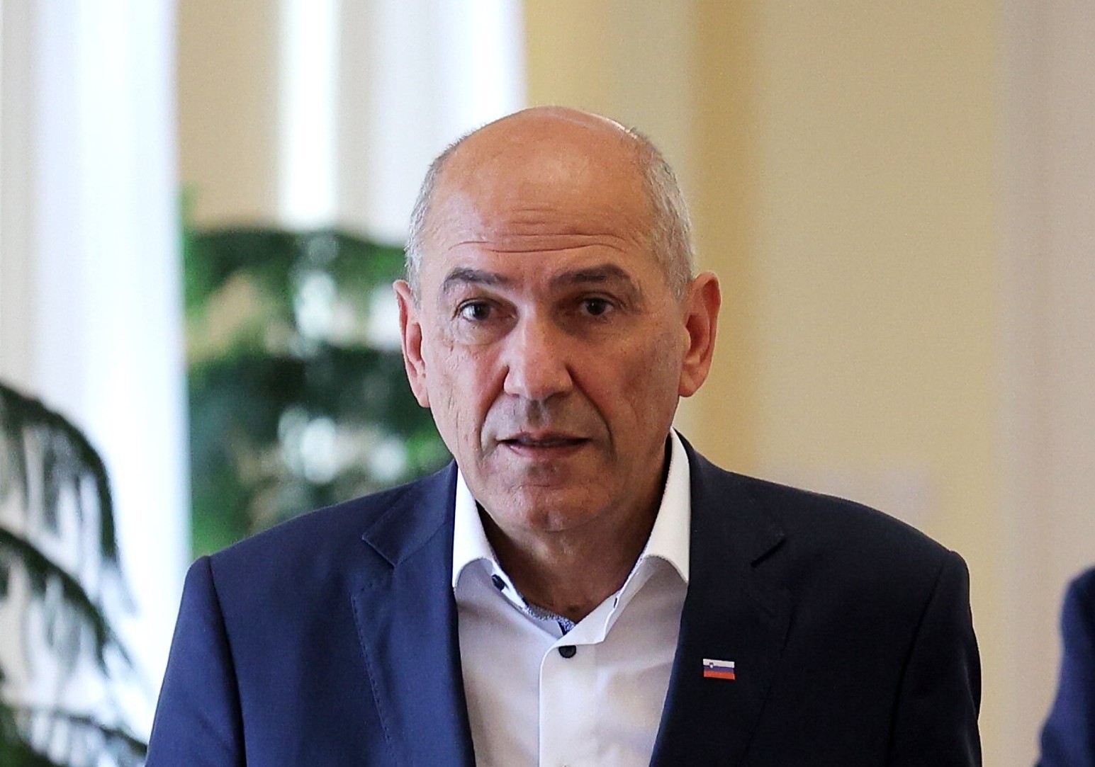 peterjancic's tweet card. Zdravniška zbornica: Odgovorni se morajo do tega jasno opredeliti – pojasnilo zahtevajo tudi iz obrtne zbornice