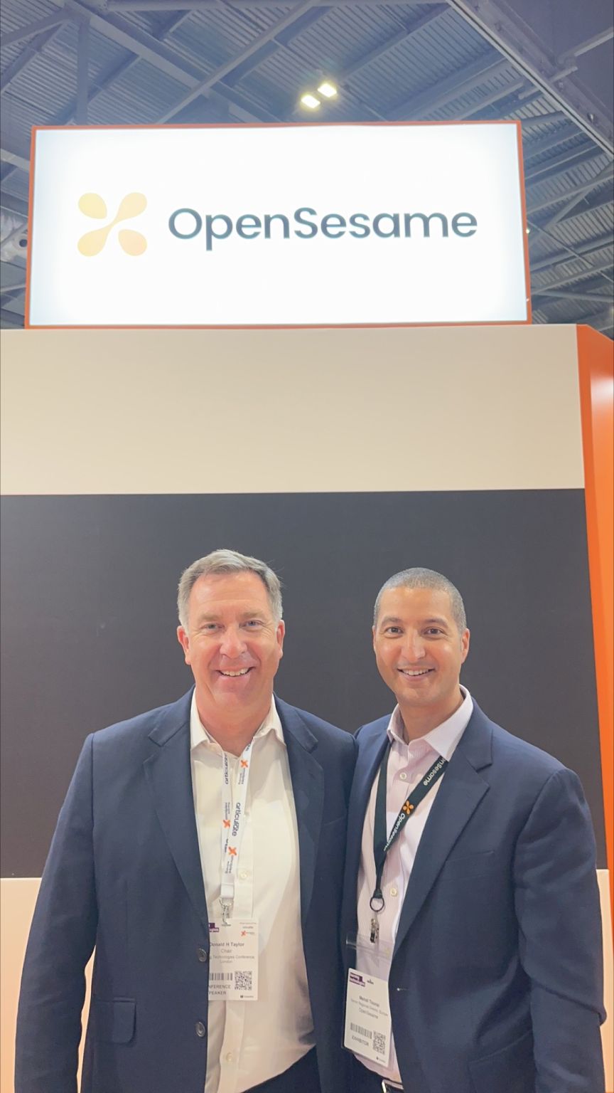 LearnDiversity's tweet card. Couldn’t be at #lt23uk without spending time with the #learning legend Donald and taking a picture. We missed you Annee but hope to see you soon #people #experience #diversity #opensesame