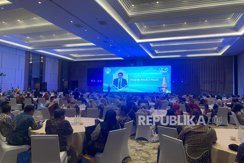 republikajogja's tweet card. Industri dana pensiun masih terus tembuh di tengah adanya dinamika ekonomi global